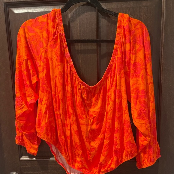 Torrid Orange and Red Floral Off the Shoulder Cropped Top - Picture 4 of 6
